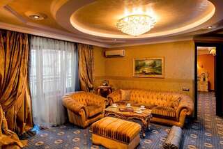 Отель Євроотель Львов Улучшенный люкс-3