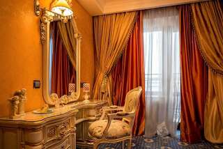 Отель Євроотель Львов Улучшенный люкс-5